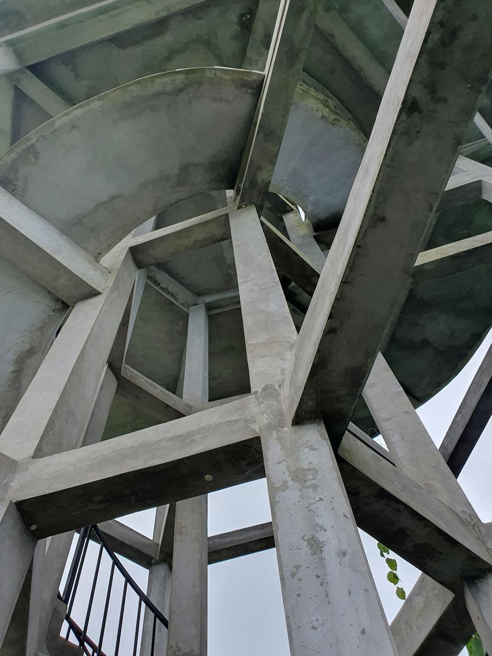 Concrete silos
